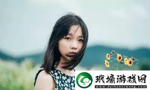 豐滿(mǎn)的女鄰居三級(jí)